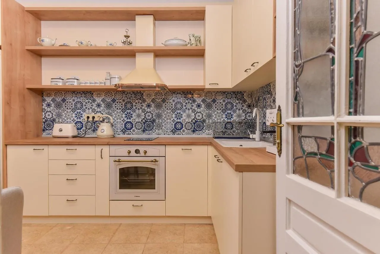 Spacious Vintage 2Br, 2Bath Apartment By Flat Mаnager Sofía 0*,  Bulgaria